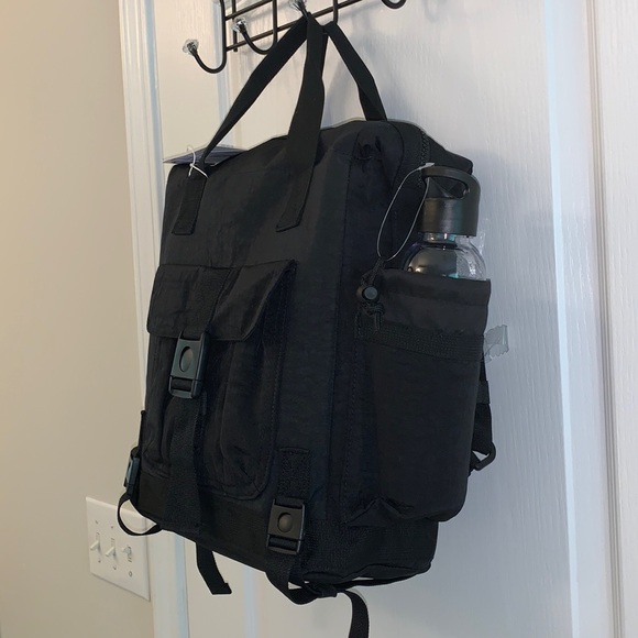 Tommy Bahama Square Nylon Backpack + Free Water Bottle! - Picture 3 of 17